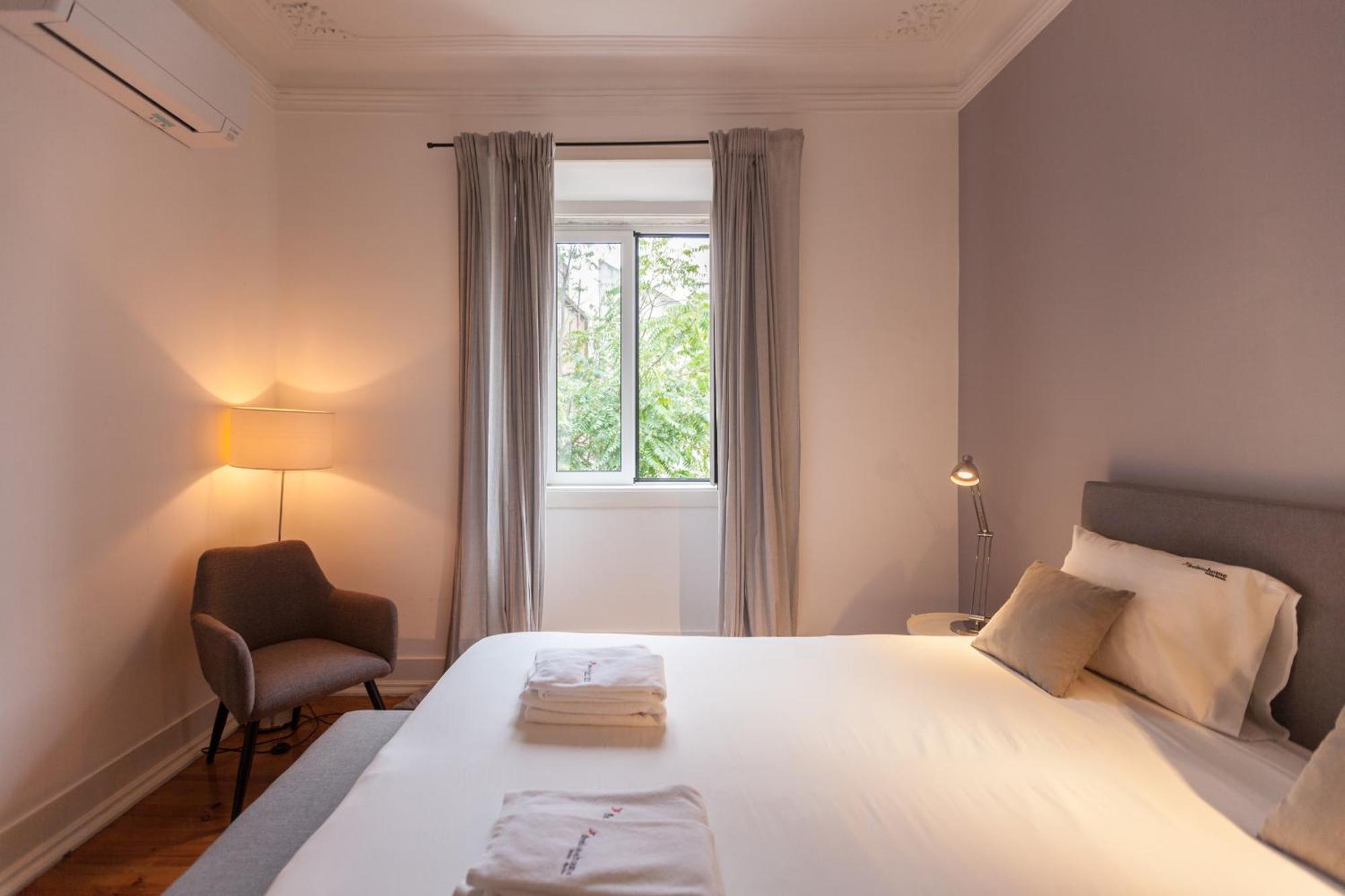 Flh Mouros Spacious Apartment